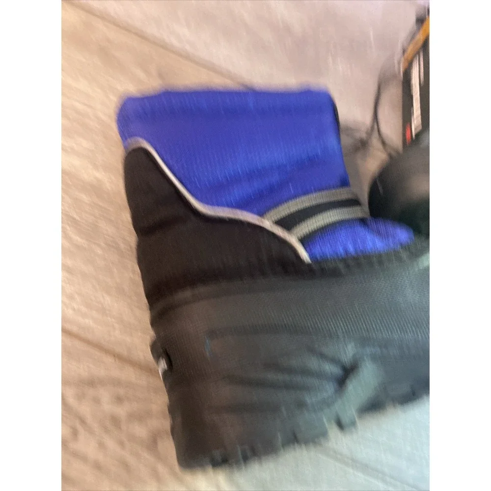 Falls Creek Kids Blue Black Snow Boots 200g 3M Thinsulate Insulated Size 11 NEW